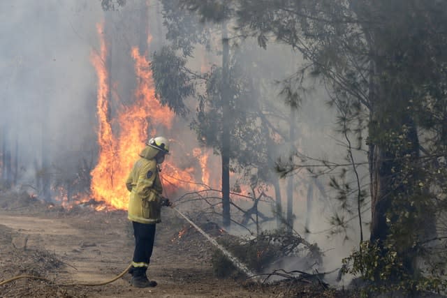 Australian firefighters have been battling to try to control extensive bush fires