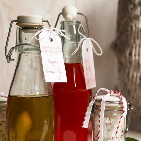 Lemon and fennel oil - Best homemade Christmas gifts 2022