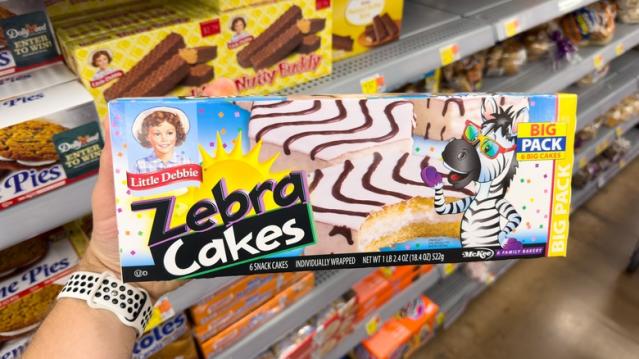 Little Debbie Zebra Cakes Big Pack, 6 Individually Wrapped Vanilla Snack  Cakes Per Box (2 Boxes) 