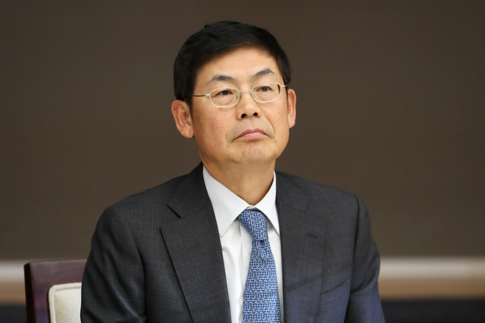 Today, the board chairman of Samsung, Lee Sang-hoon, was indicted by South