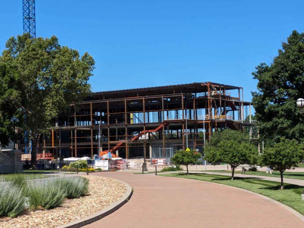 Construction of the new state office building adjacent to the Kansas Capitol continued despite an increase in the Kansas unemployment rate in June to 3.1%, a 0.5 percentage point rise in the past year. (Tim Carpenter/Kansas Reflector)