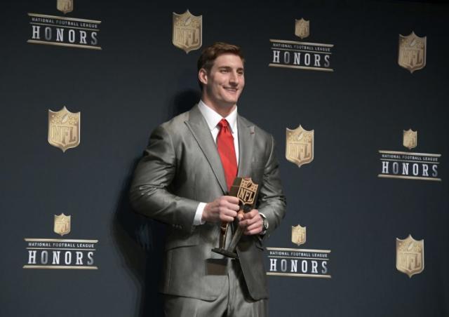 Joey Bosa Named AP Defensive Rookie of the Year