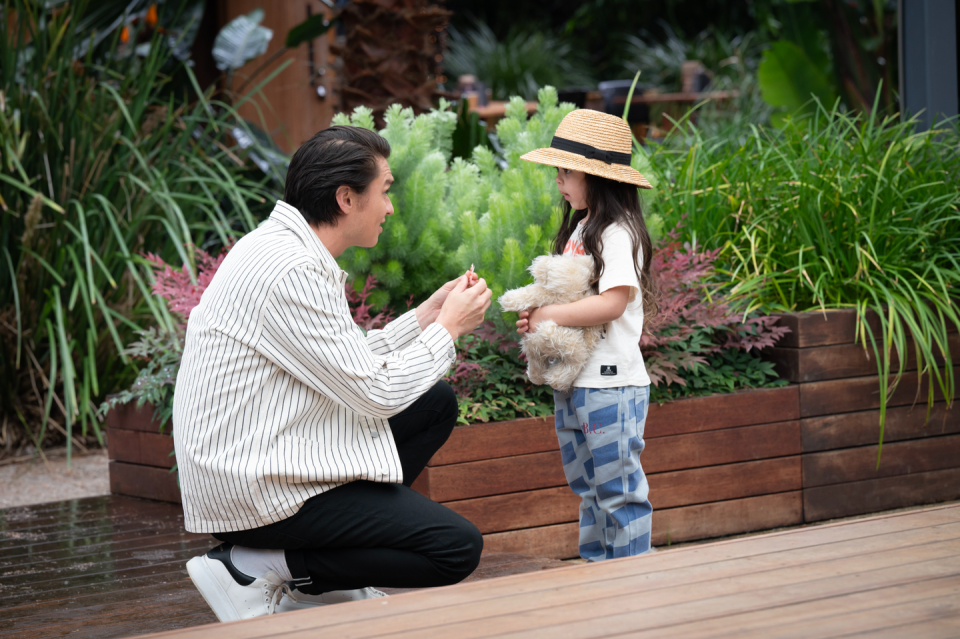 leo tanaka and abigail tanaka in neighbours