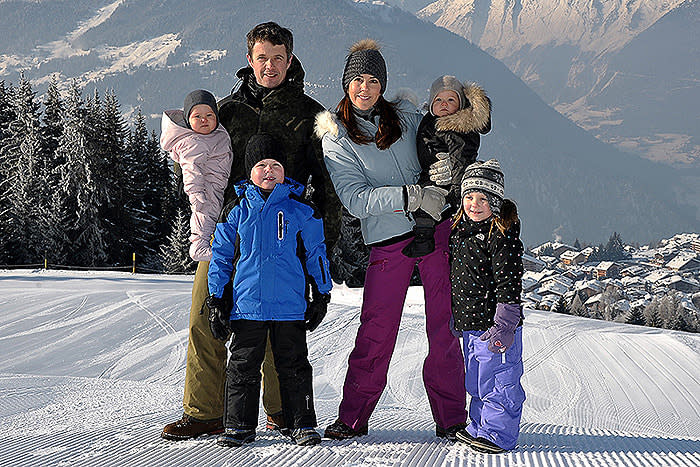 Federico y Mary de Dinamarca con sus hijos