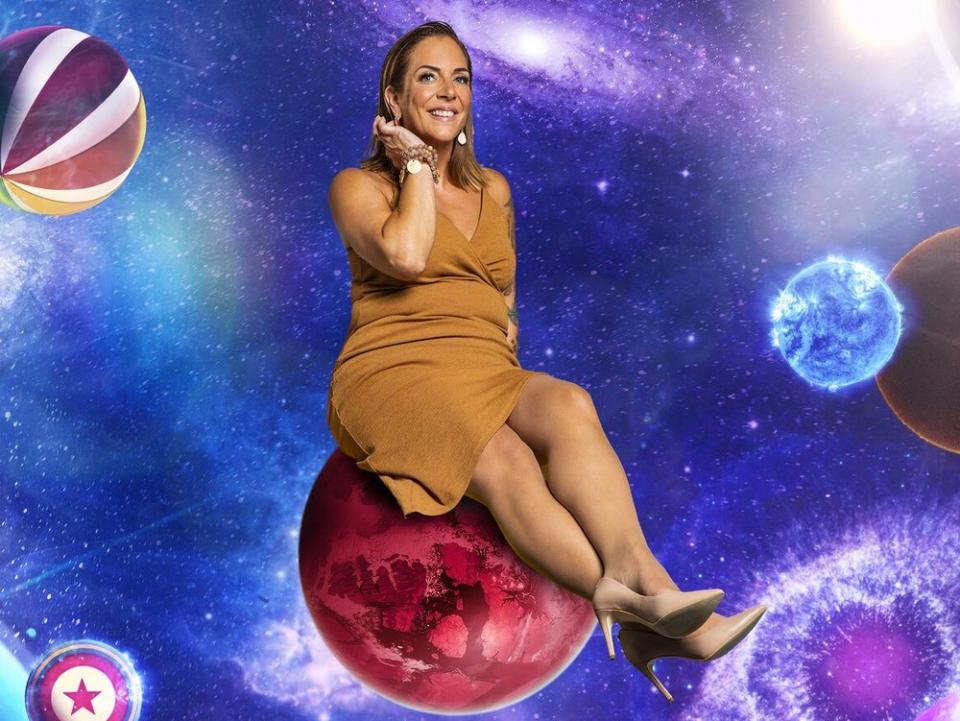 Neben Daniela Büchner werden auch drei weitere Promis am Freitag live in der Eröffnungsshow bei "Promi Big Brother" einziehen. (Bild: SAT.1 / Marc Rehbeck)