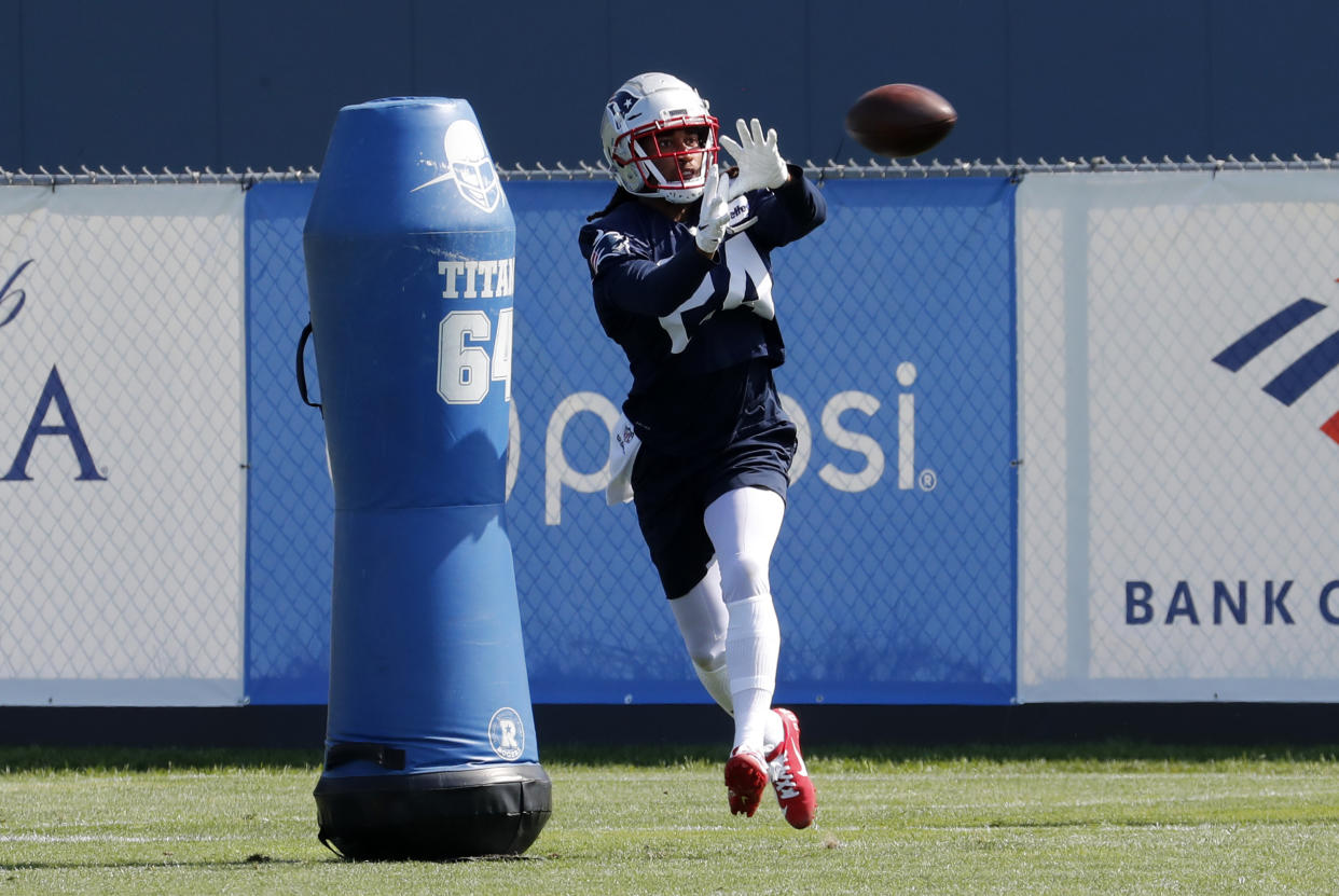 New England Patriots cornerback Stephon Gilmore (24) catches the ball during Patriots training camp on August 2, 2019. (Getty)