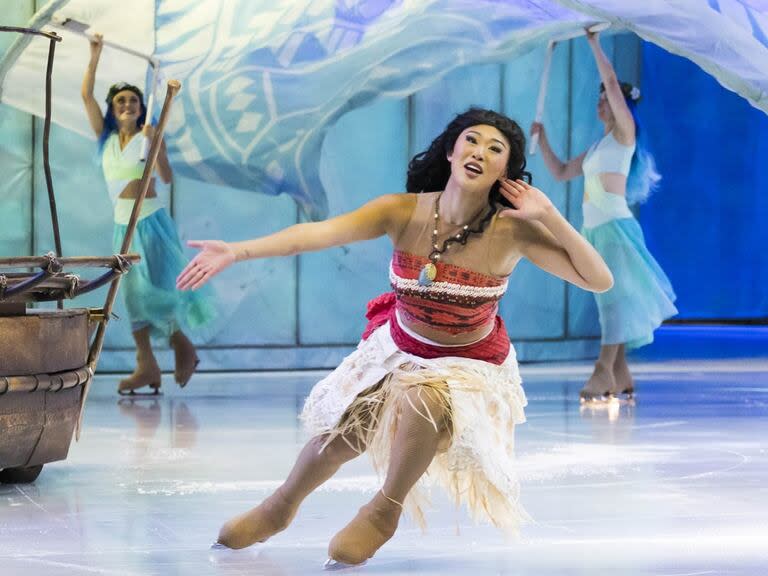 La bailarina María Silva, de Ecuador, forma parte del elenco actual de Disney on Ice