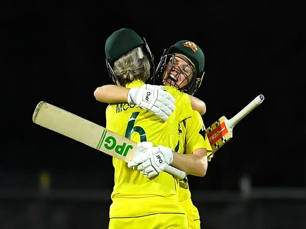 Beth Mooney and Nicola Carey (Photo/ ICC Twitter)