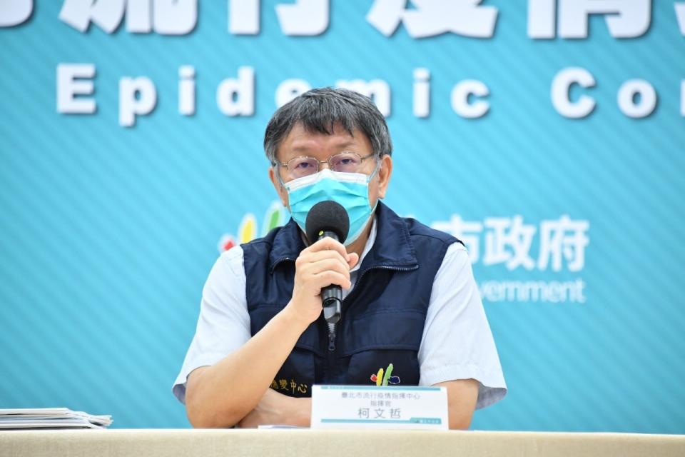 對於國民黨「普發1萬」的倡議，民眾黨黨主席柯文哲曾嘲諷：「有這種在野黨，難怪執政黨囂張」。 圖：台北市政府 / 提供