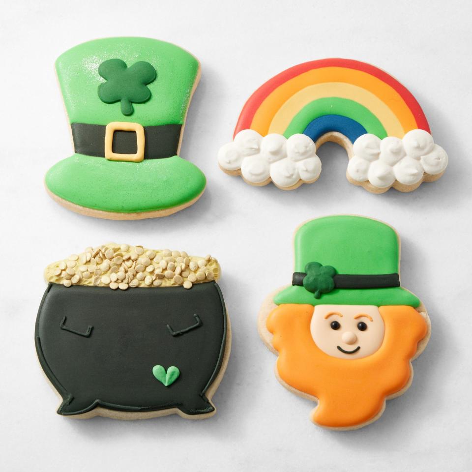 <p><a href="https://go.redirectingat.com?id=74968X1596630&url=https%3A%2F%2Fwww.williams-sonoma.com%2Fproducts%2Fst-patricks-day-assorted-cookies-set%2F&sref=https%3A%2F%2Fwww.housebeautiful.com%2Fshopping%2Fhome-accessories%2Fg46508572%2Fbest-st-patricks-day-gifts%2F" rel="nofollow noopener" target="_blank" data-ylk="slk:Shop Now;elm:context_link;itc:0;sec:content-canvas" class="link ">Shop Now</a></p><p>St. Patrick's Day Assorted Cookies Set</p><p>williams-sonoma.com</p><p>$32.95</p>
