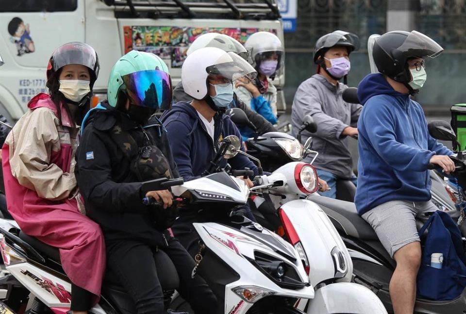 瑪瑙颱風最快今生成，路徑大迴轉，下波冷空氣周四再南下，北台灣降溫。(資料照 陳俊吉攝)