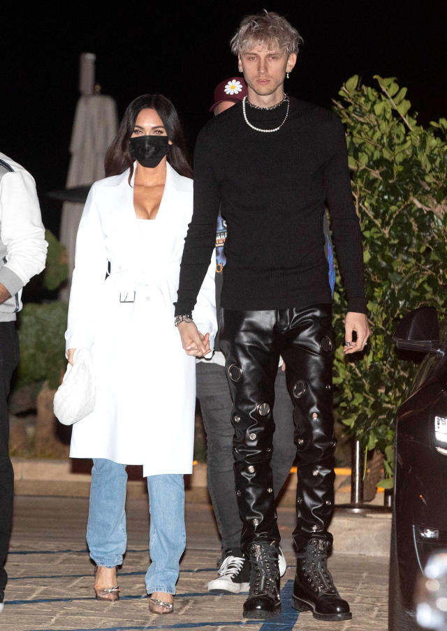 Rihanna & Chris Martin Share a Friendly Dinner at Giorgio Baldi