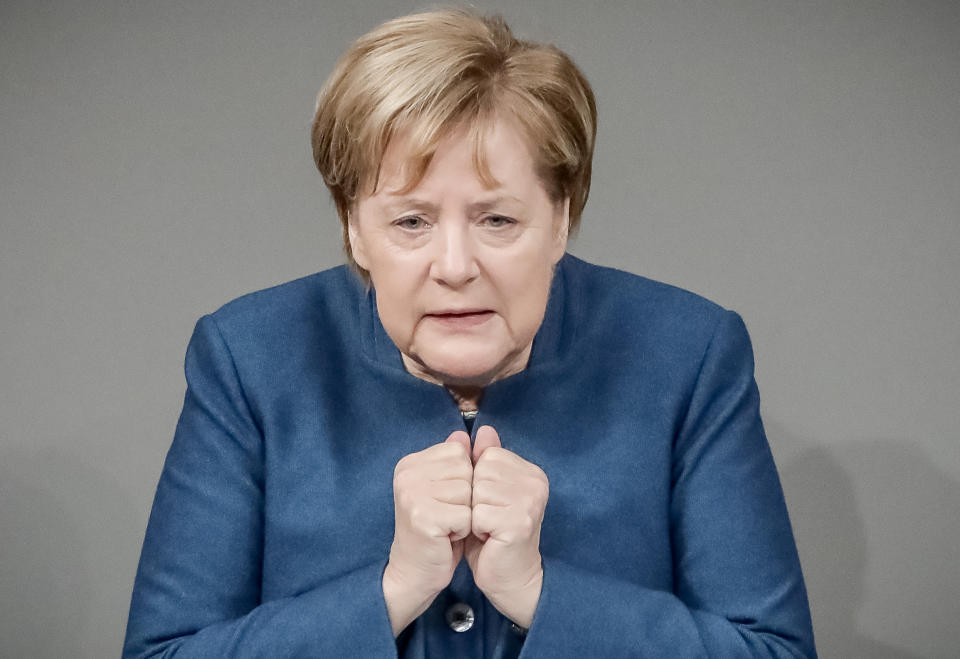 Bundeskanzlerin Angela Merkel (CDU) spricht im Bundestag. (Bild: Michael Kappeler/dpa)