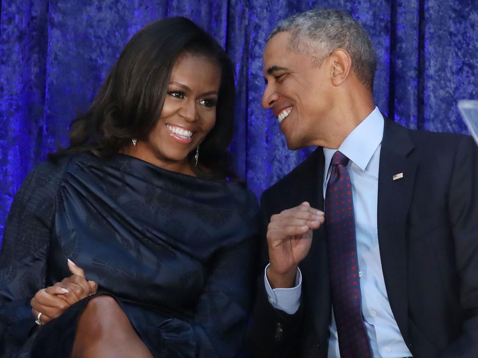 barack and michelle chatting