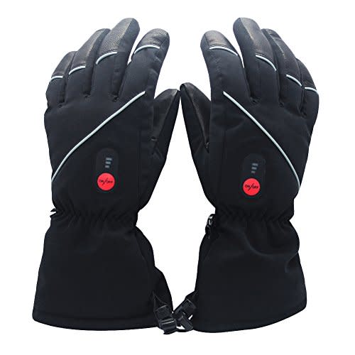 Savior Heated Gloves (Amazon / Amazon)