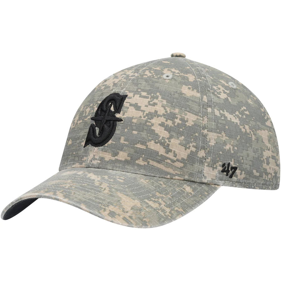 Camo hat with S written in black.