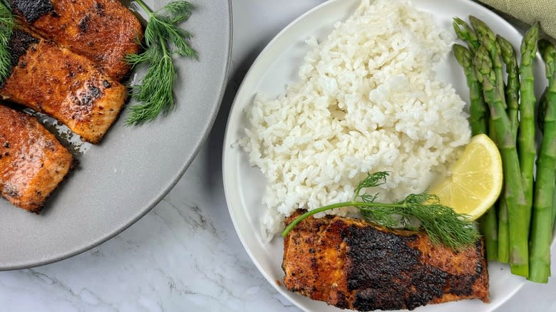 salmon with asparagus and rice