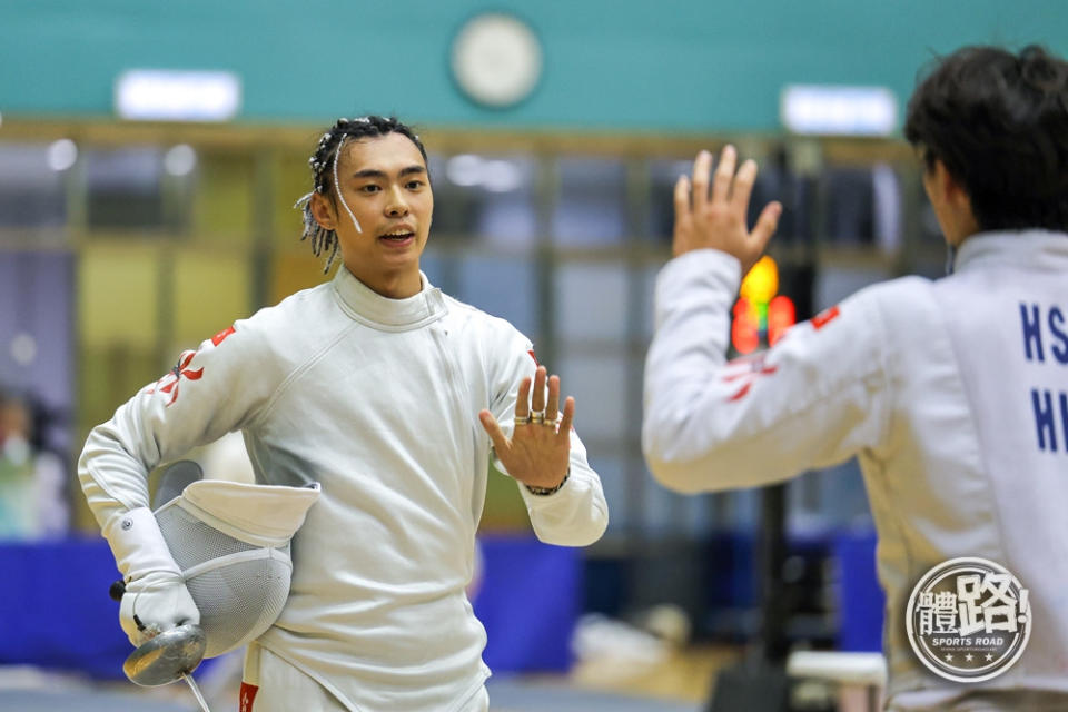 Fencing｜He Weiheng won the championship in his first local competition after the Olympics and Chen Weiling defeated an 18-year-old boy to win the championship