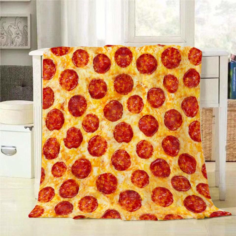 Mugod Pepperoni Pizza Throw Blanket