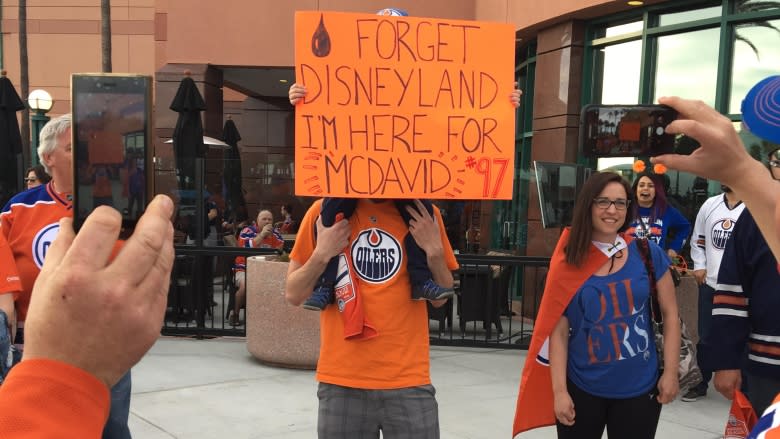 Playoff fever changes plans for Oilers fans on vacation in California