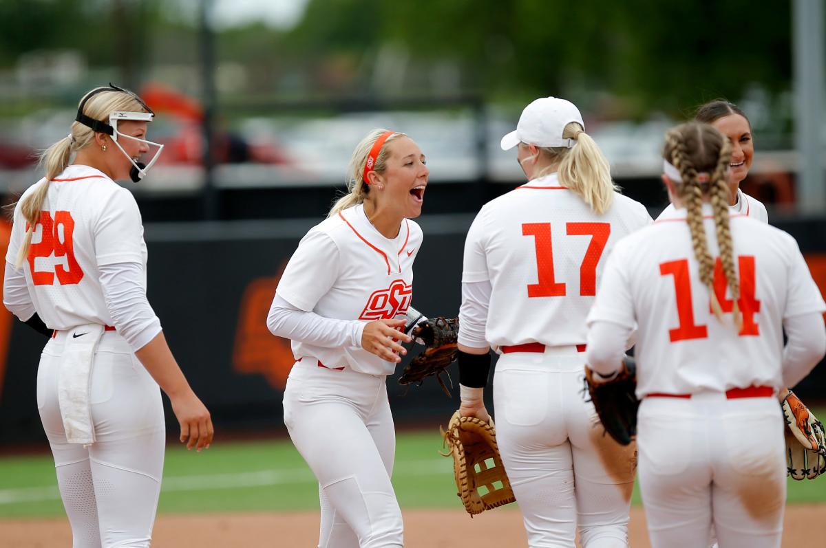 Oklahoma State softball rallies past Nebraska, advances to NCAA