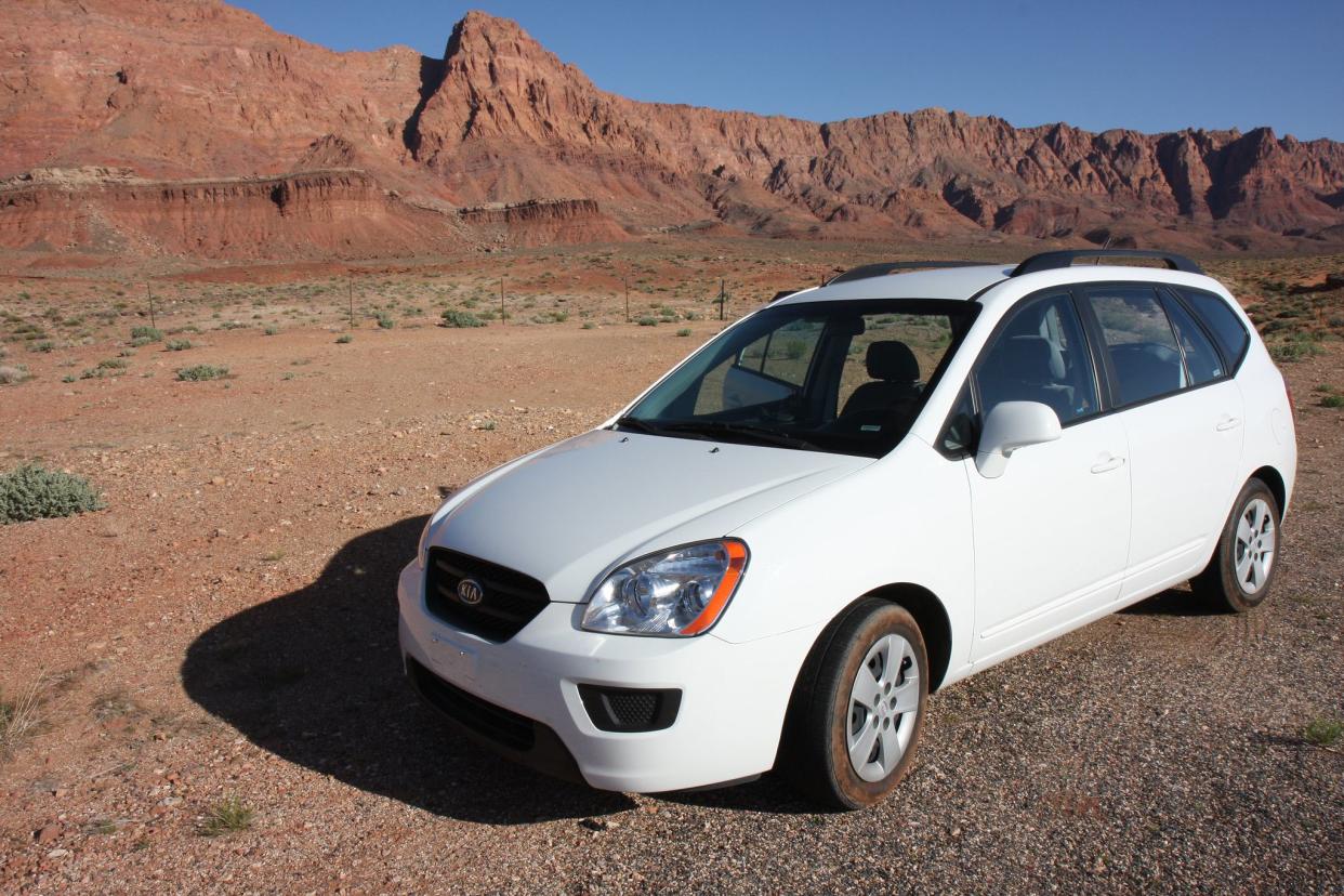 Kia Rondo pictured in the southwestern U.S.