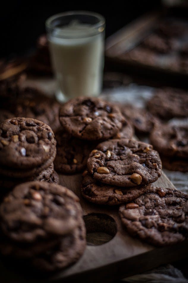 <strong>Get the <a href="http://www.adventures-in-cooking.com/2013/09/malted-hazelnut-nutella-chocolate-chip.html" target="_blank">Malted Hazelnut And Nutella Chocolate Chip Cookies recipe</a> from Adventures in Cooking</strong>