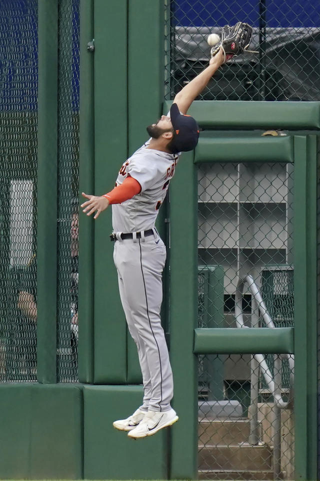 Detroit Tigers center fielder Riley Greene leaves game with left lower leg  discomfort