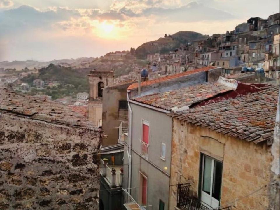 A view over the bargain homes in Mussomeli (Rubia Daniels)