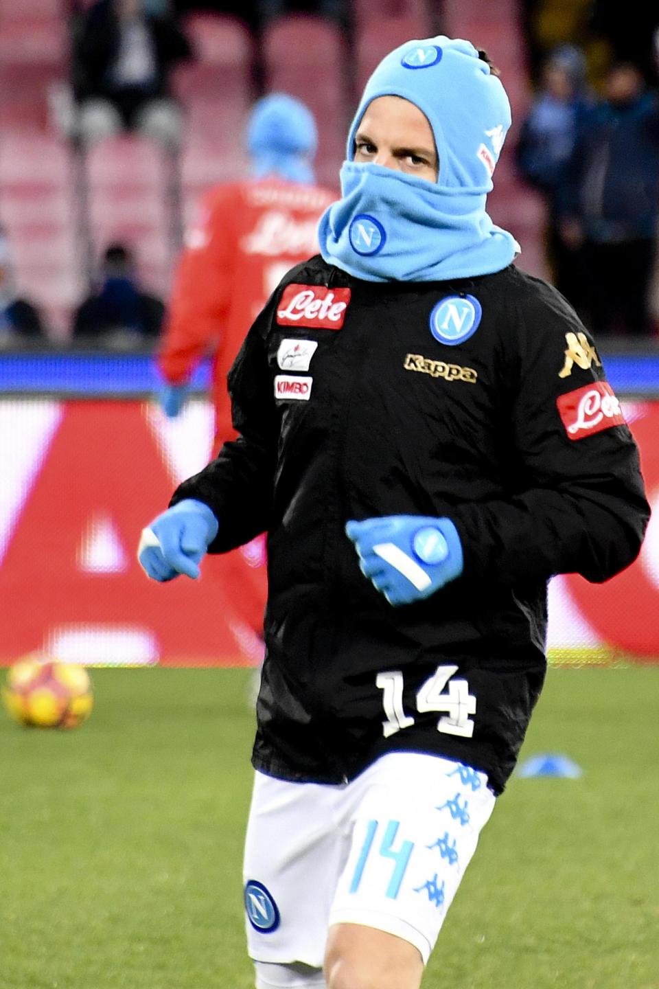 Napoli's Dries Mertens warms up prior to the start of an Italian Serie A soccer match between Napoli and Sampdoria at the San Paolo stadium in Naples, Saturday, Jan. 7, 2017. (Ciro Fusco/ANSA via AP)