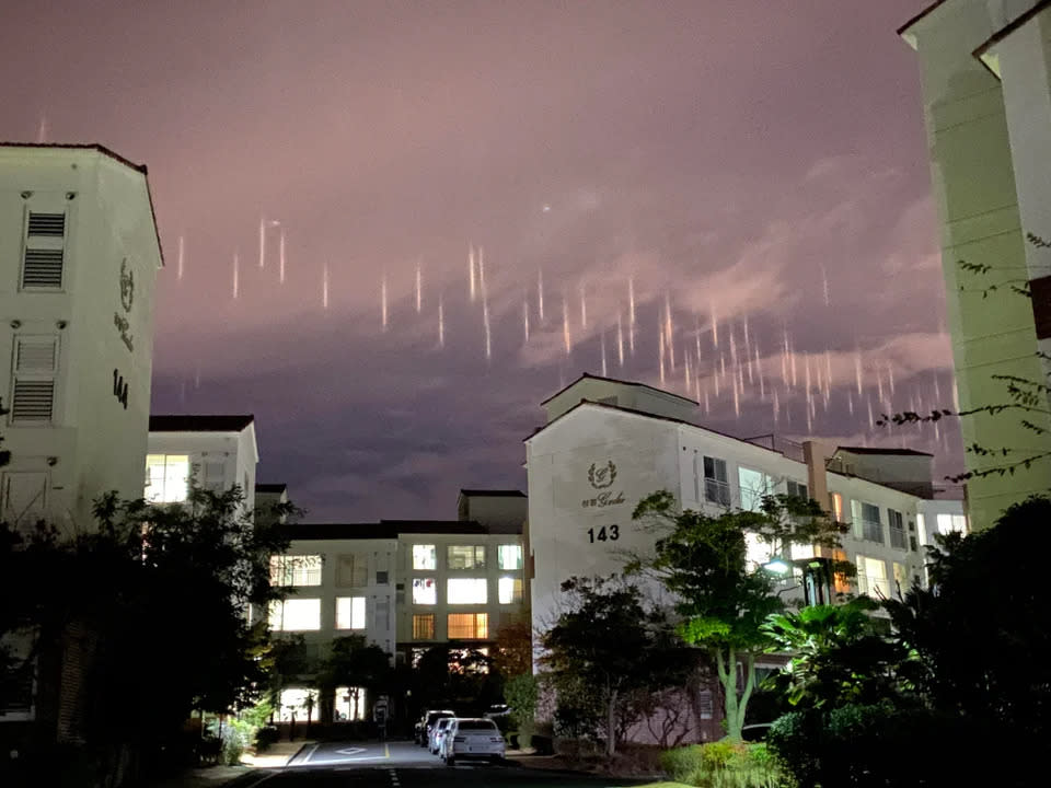 Foto del fenómeno de los pilares de luz en Corea del Sur