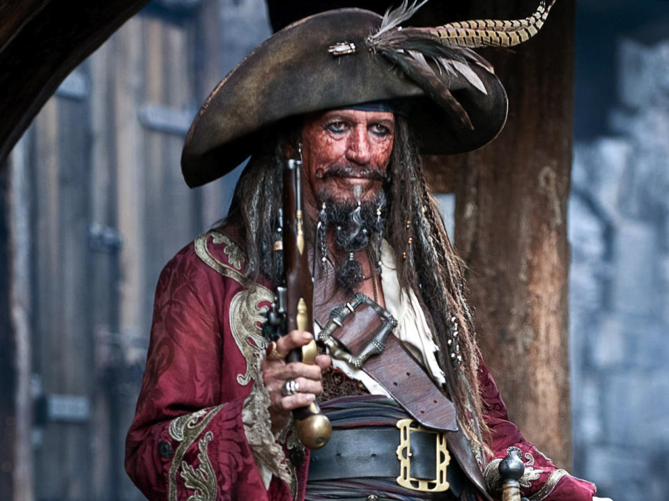 Eine bessere Besetzung für 'Jack Sparrows’ Vater hätten die Macher von “Fluch der Karibik – Am Ende der Welt” wohl kaum finden können: Rolling Stones-Legende Keith Richards beeindruckte als Leinwand-Daddy von Johnny Depp. (Bild-Copyright: Disney/Kobal/REX/Shutterstock)