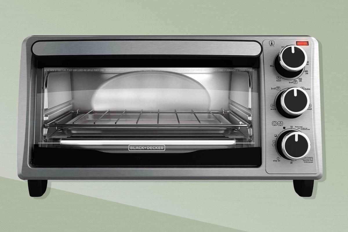 Black Decker s No Frills Toaster Oven Toasts Bread Extremely