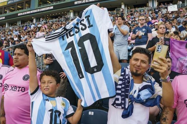 Lionel Messi Merch: Buy Argentina World Cup Soccer Jersey Online – Rolling  Stone