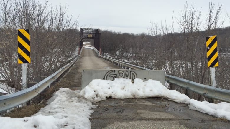 'It's coming': Southwestern Manitoba residents watch, wait as spring melt begins