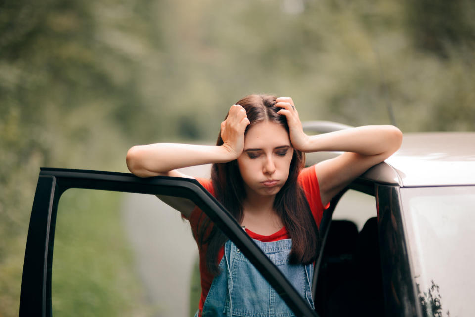 Reiseübelkeit kann im Auto, Bus, Schiff oder Flugzeug zuschlagen. Versuche dann, dich auf deine Atmung zu konzentrieren. (Bild: Getty Images)