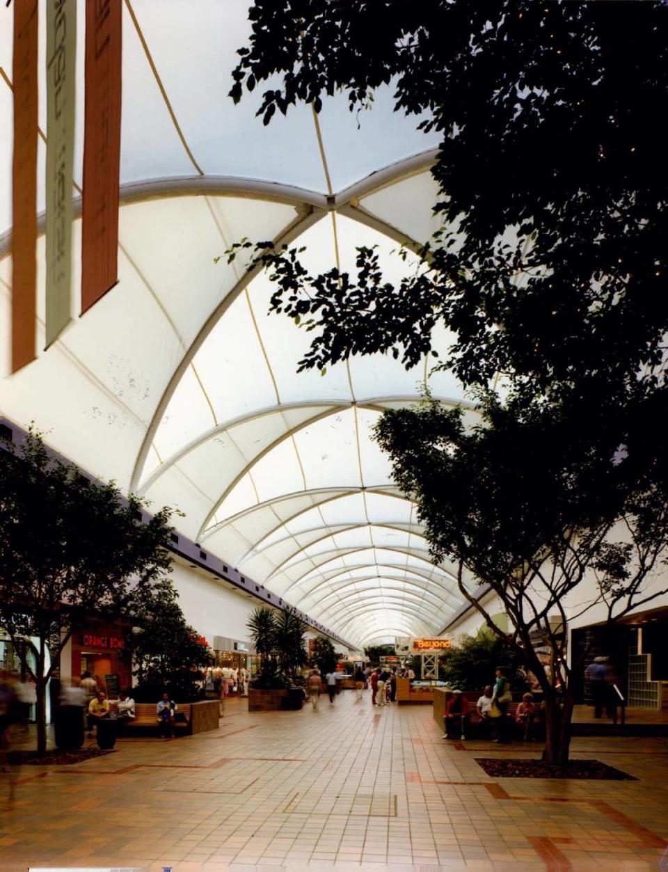 The Mall at 163rd Street was enclosed in the early 1980s with arches, a Teflon-coated roof, and climate control.