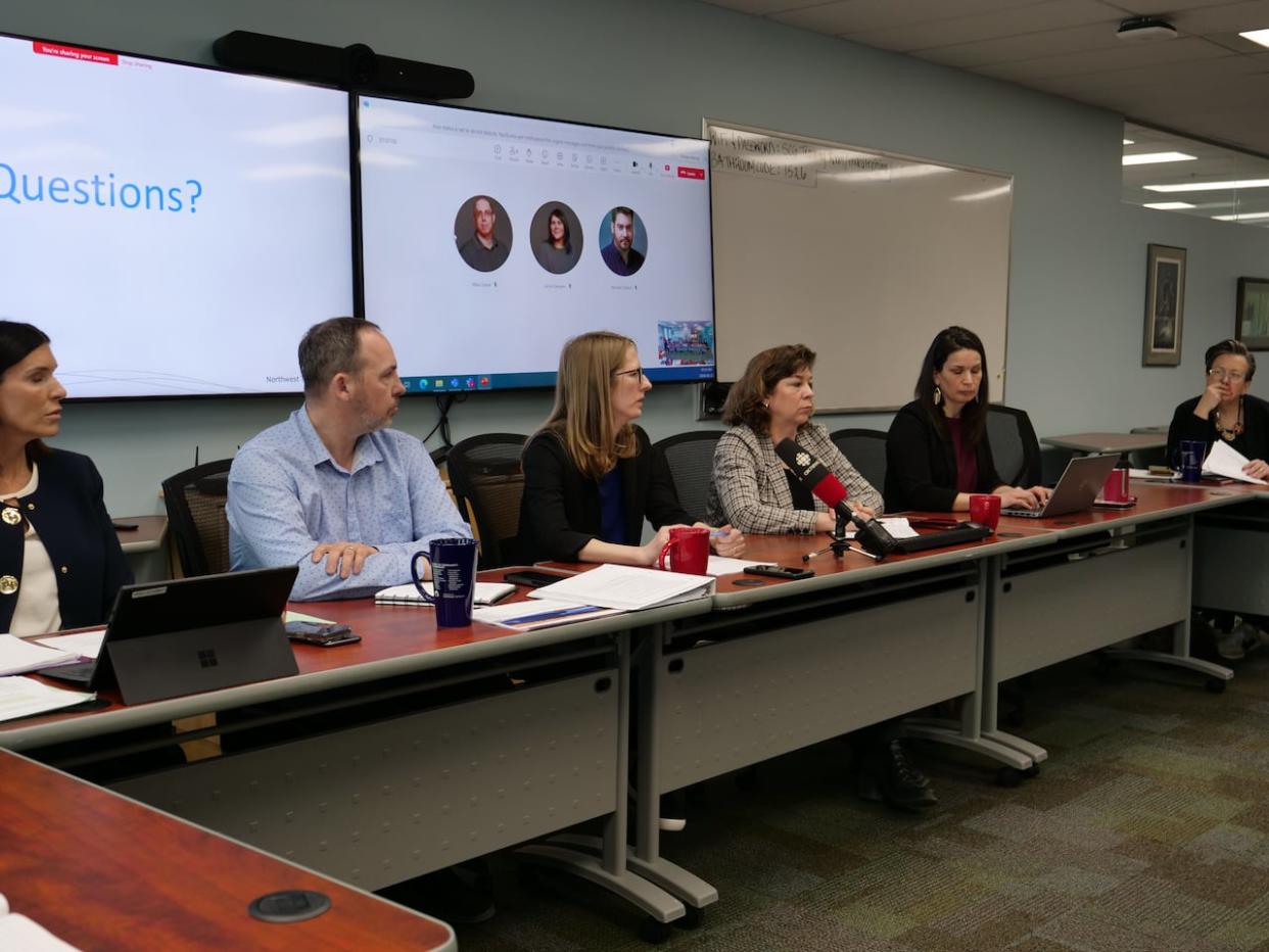 Officials with the government of the Northwest Territories speak at a technical briefing for media on the territory's updated emergency plan on Monday. (Julie Plourde/Radio-Canada  - image credit)