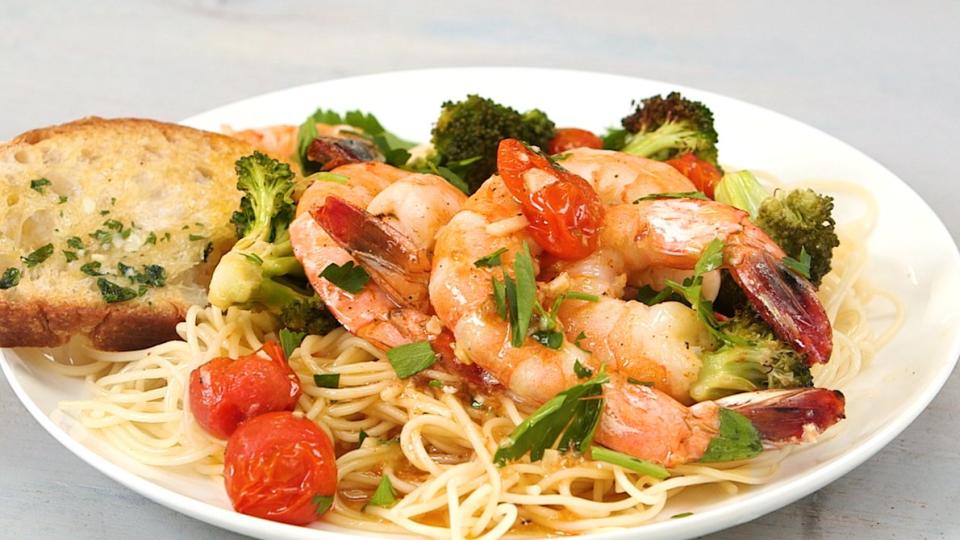 Sheet-Pan Shrimp Scampi with Broccoli and Tomatoes