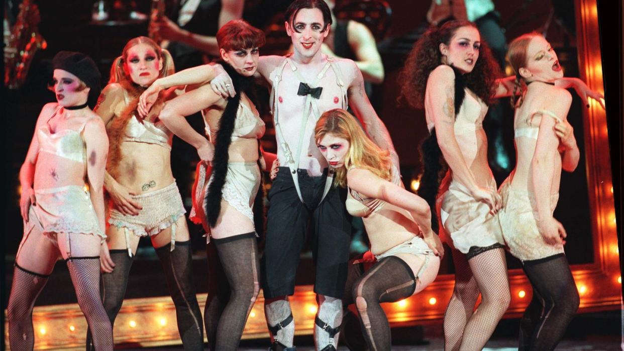 1998 tony awards performances alan cumming and cabaret