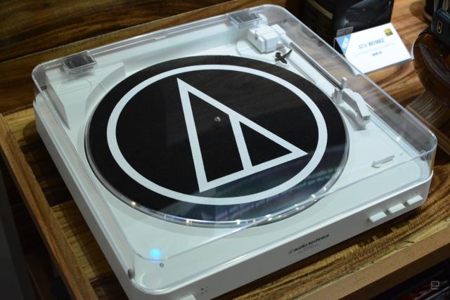 Audio-Technica White AT-LP60 Bluetooth Record Player