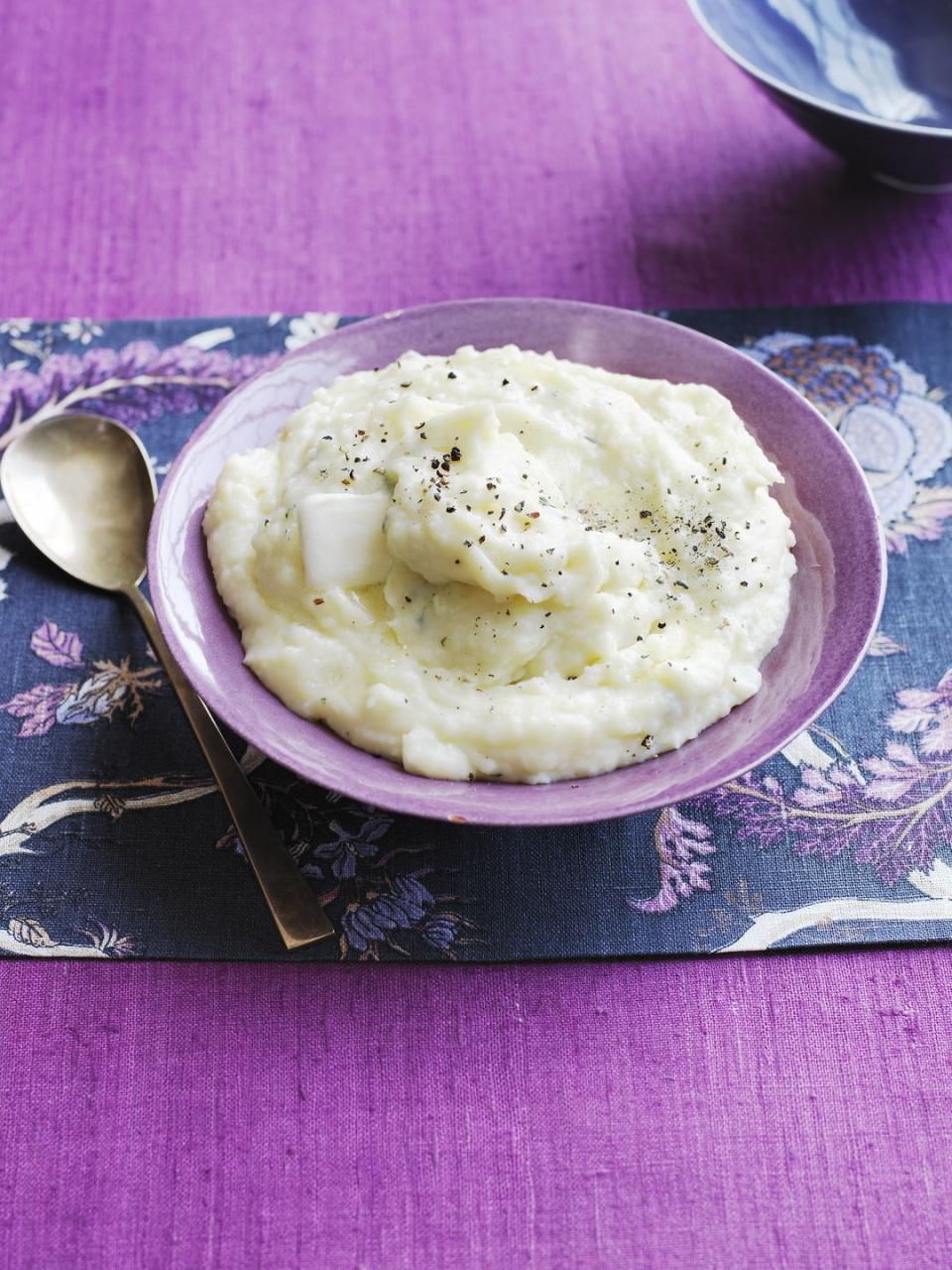 Mashed Potatoes with Cheddar and Chives