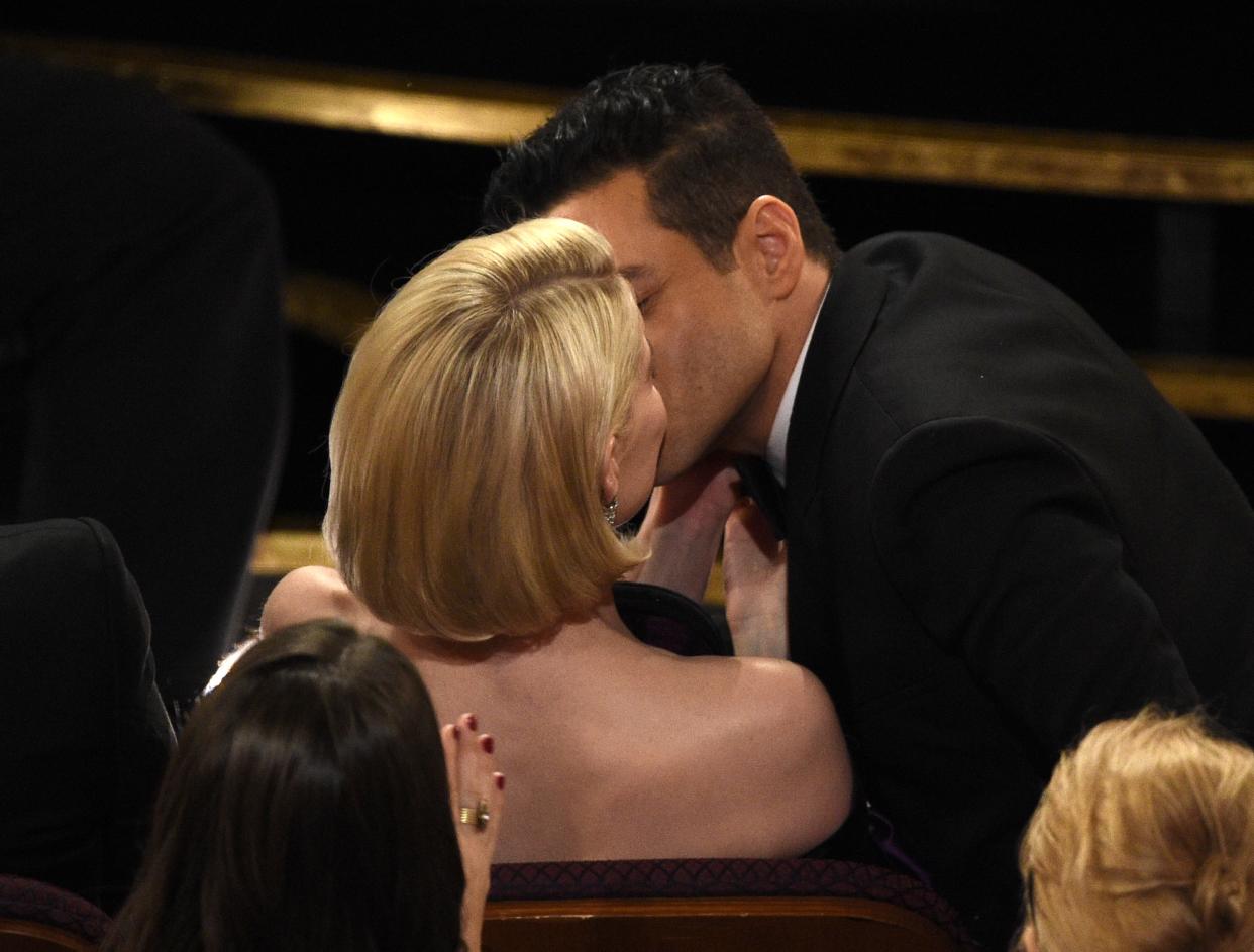 Rami Malek und Lucy Boynton sorgten für den Kuss des Oscar-Abends. (Bild: Chris Pizzello/Invision/AP Photo)