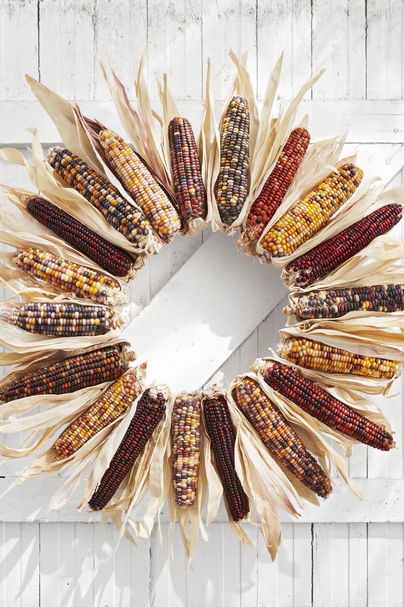 DIY Corn Husk Wreath for Thanksgiving