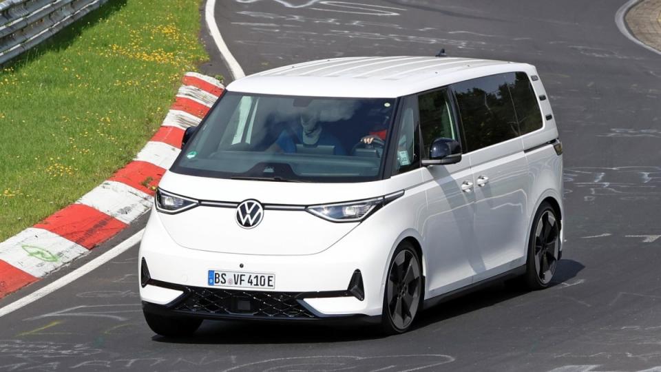 其實之前就有看到這輛車在進行測試，一輛商用電動車在賽道上奔馳相當有趣。