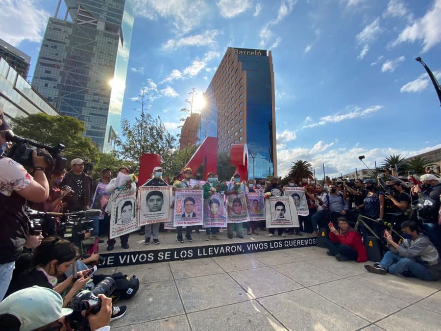 ayotzinapa ocho años marcha