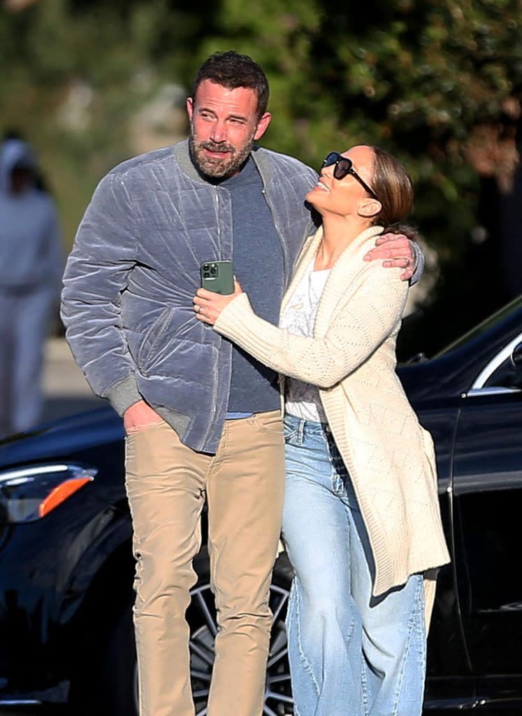 Ben Affleck and Jennifer Lopez 688