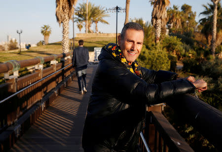 FILE PHOTO: Uri Geller poses for a photograph in Jaffa, next to Tel Aviv, Israel January 23, 2017. Picture taken January 23, 2017. REUTERS/Baz Ratner/File Photo