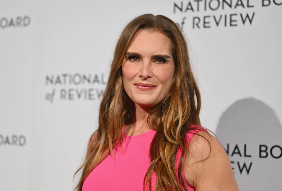 US histrion   and exemplary  Brooke Shields arrives for the National Board of Review Awards Gala astatine  Cipriani 42nd Street successful  New York City connected  January 8, 2023. (Photo by ANGELA WEISS / AFP) (Photo by ANGELA WEISS/AFP via Getty Images)