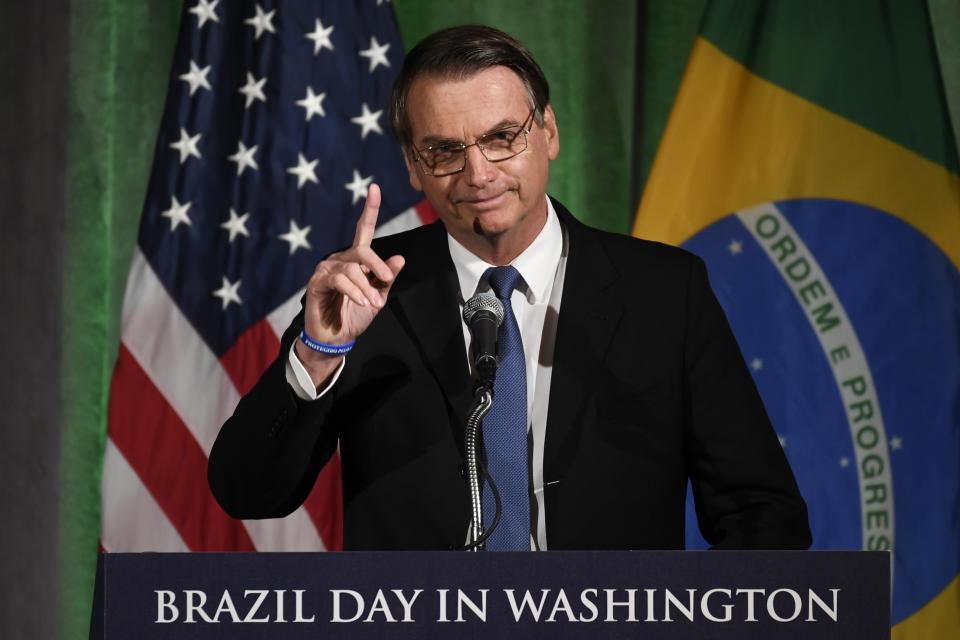 El presidente de Brasil, Jair Bolsonaro, pronuncia un discurso ante la Cámara de Comercio en Washington, el lunes 18 de marzo de 2019. (AP Foto/Susan Walsh)